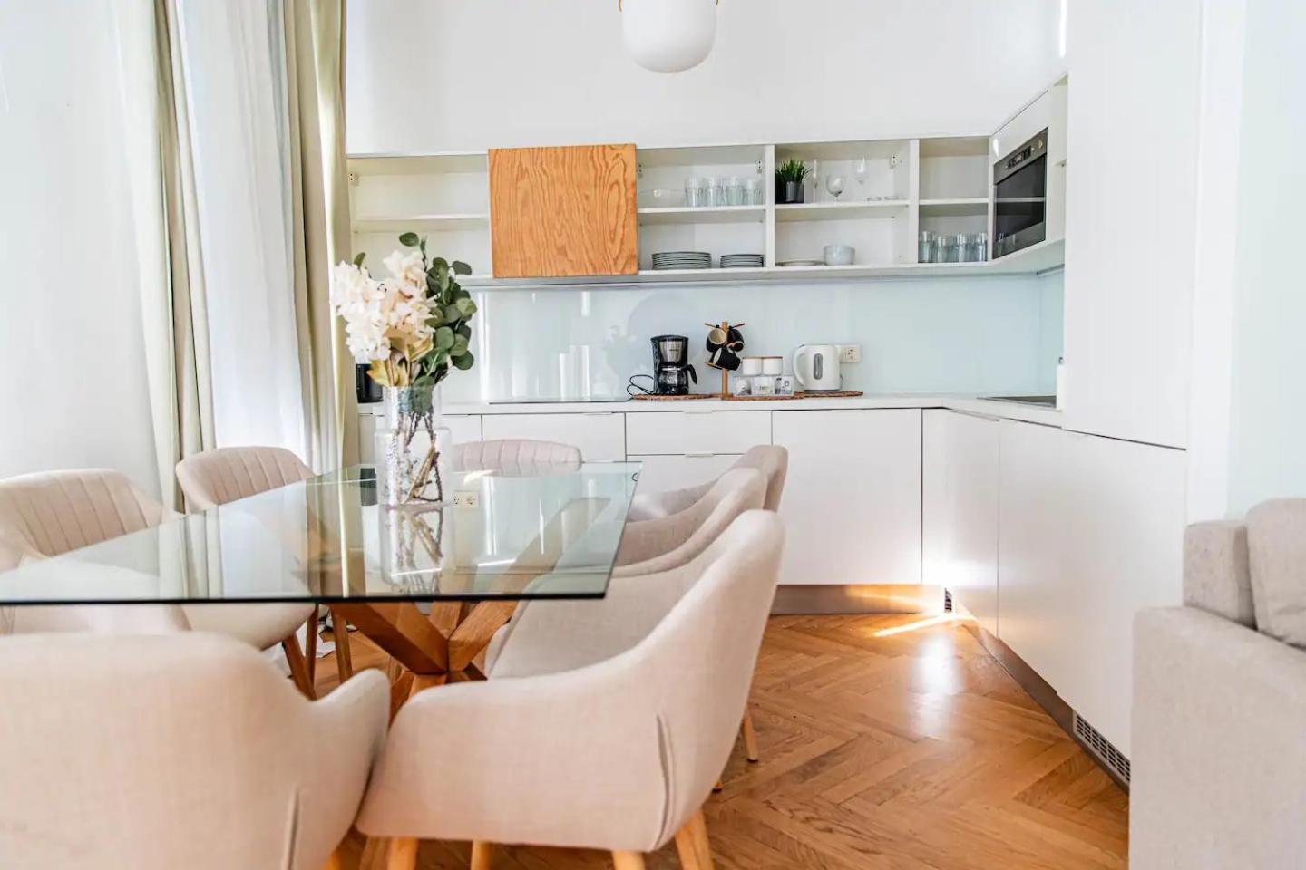 City Apartment, Two Metro Stations To Hauptbahnhof Bécs Kültér fotó