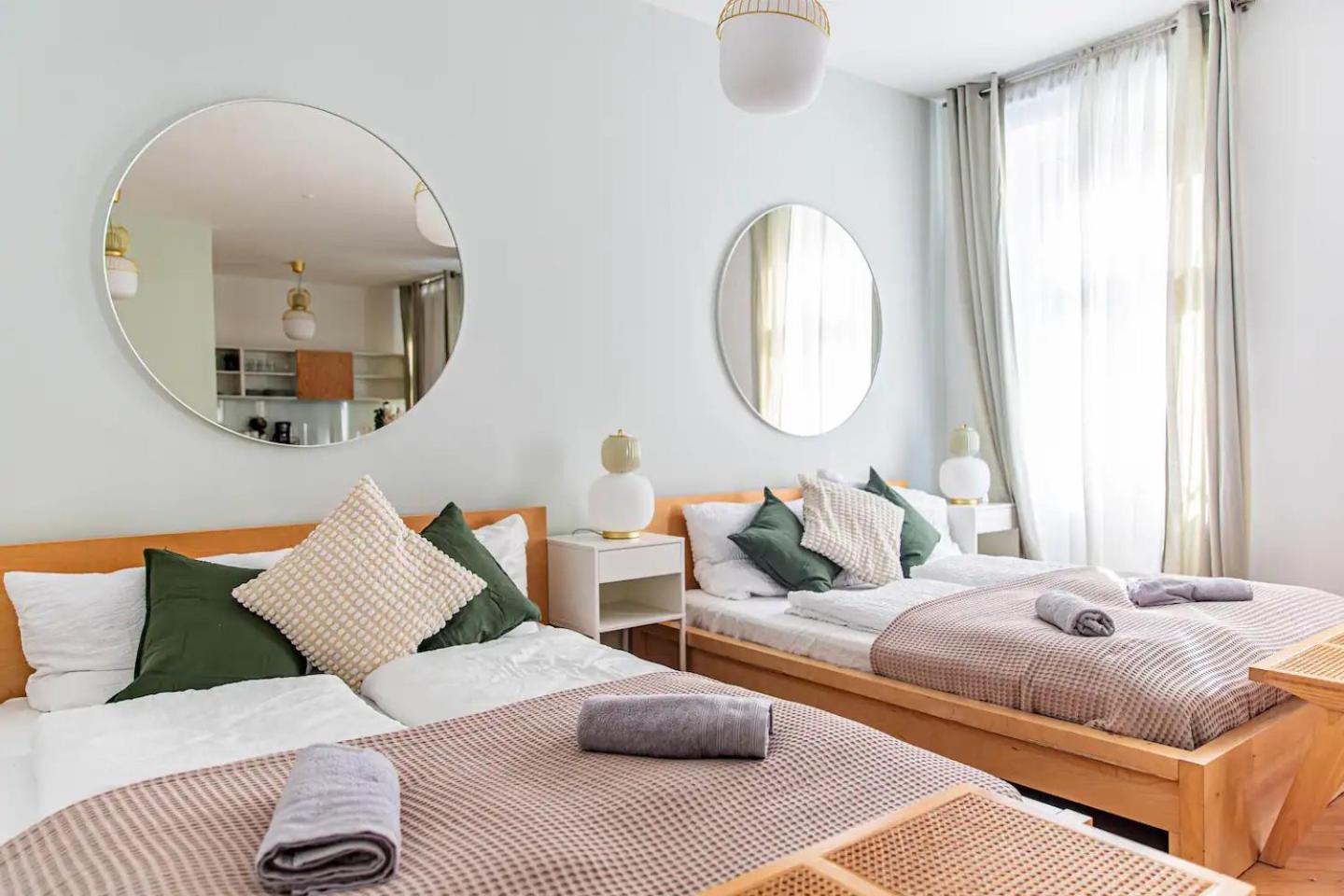 City Apartment, Two Metro Stations To Hauptbahnhof Bécs Kültér fotó